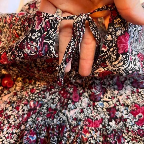 BCBGeneration bell sleeve floral blouse size large - Picture 7 of 9